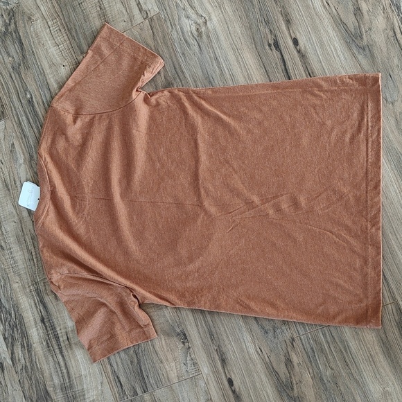 NWT Fall t-shirt - Picture 4 of 4